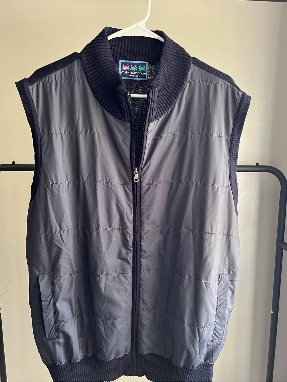 Charleston Threads Men's Grey Quilted Zip-Front Vest